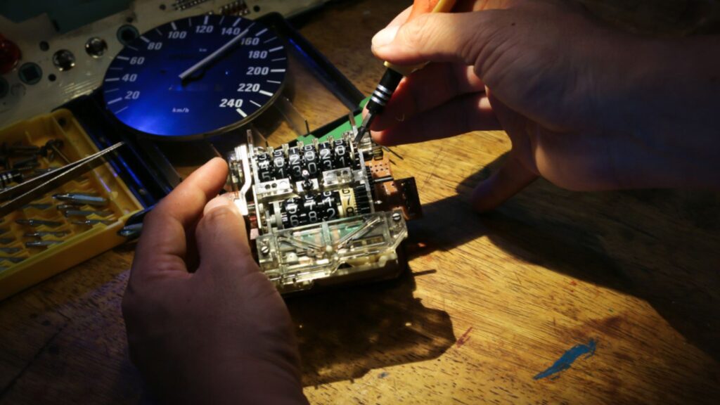 Check a used car for an odometer rollback