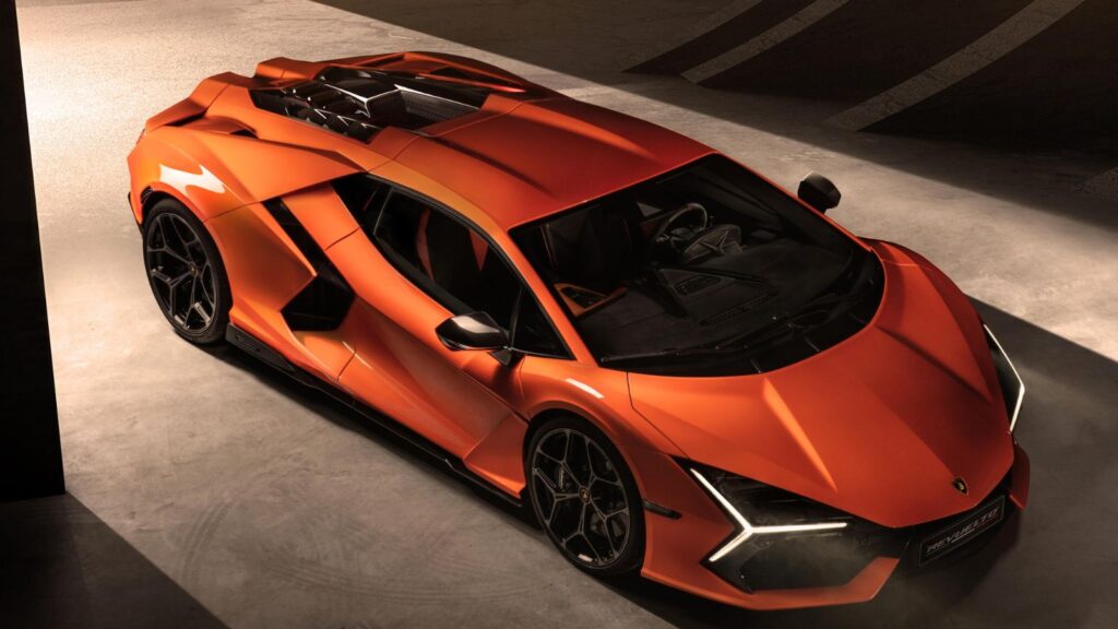 2024 Lamborghini Revuelto