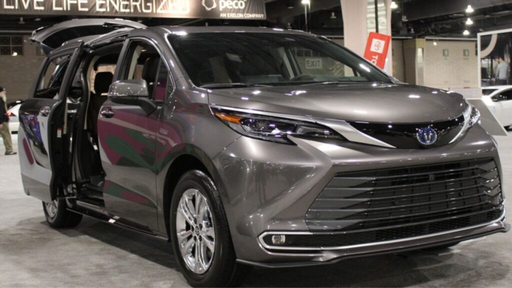 2024 Toyota Sienna Hybrid