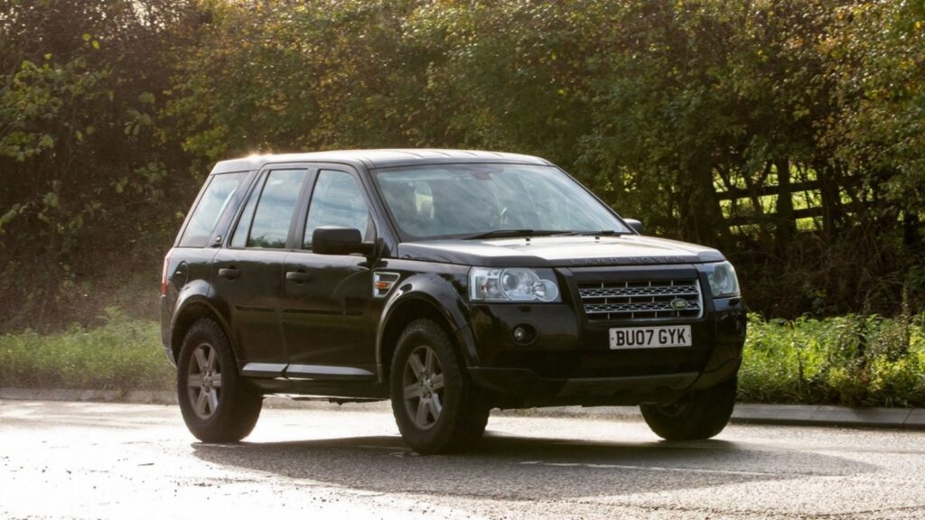 2007 black diesel Land Rover Freelander